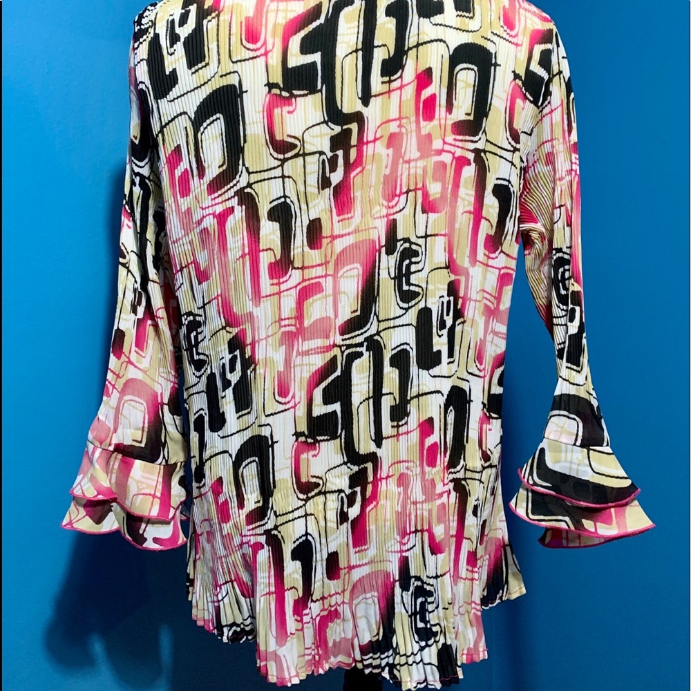 Essentials shirt - Picture 3 of 3